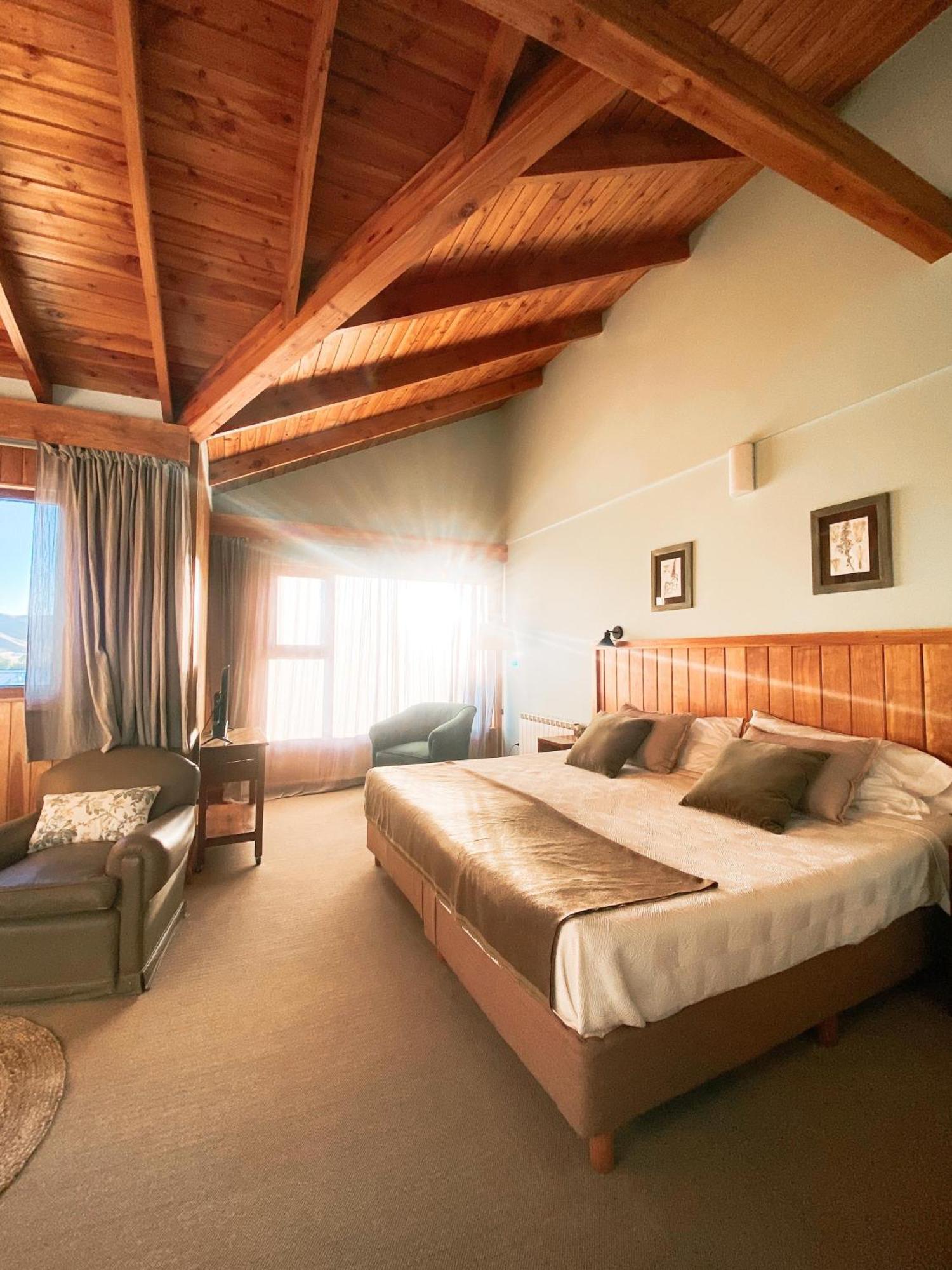 Las Bayas Home Suites Esquel Exterior foto